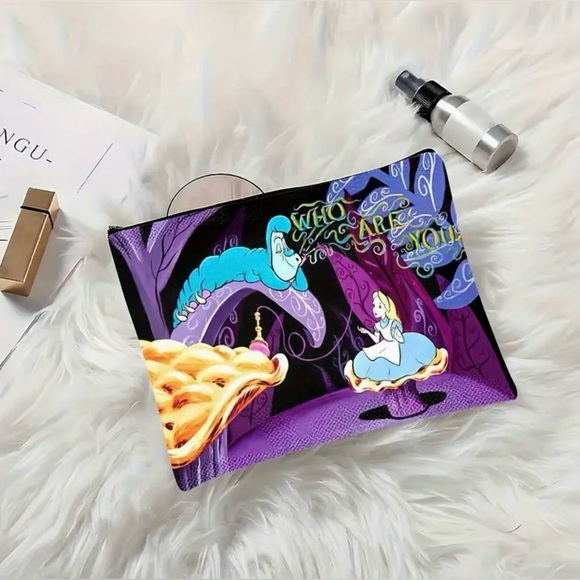 Caterpillar "Who Are You?" Design Wonderland Fantasy Cosmetic Toiletry Bag New - Picture 5 of 7